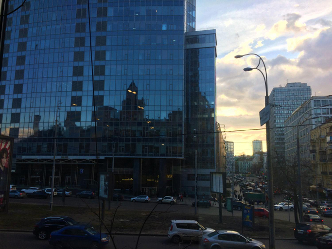 Exterior & Views