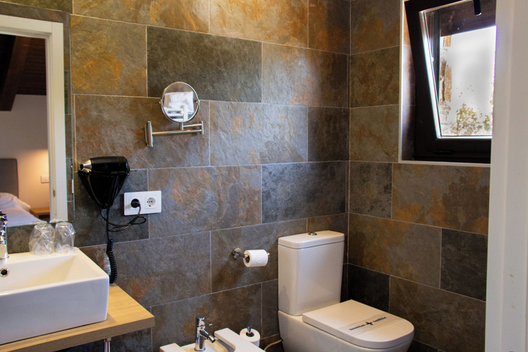 Bathroom, Hotel Villalucerna, Zamora