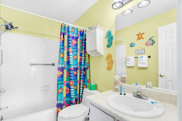 Bathroom 4, Seashells at the Beach Retreat, Bay