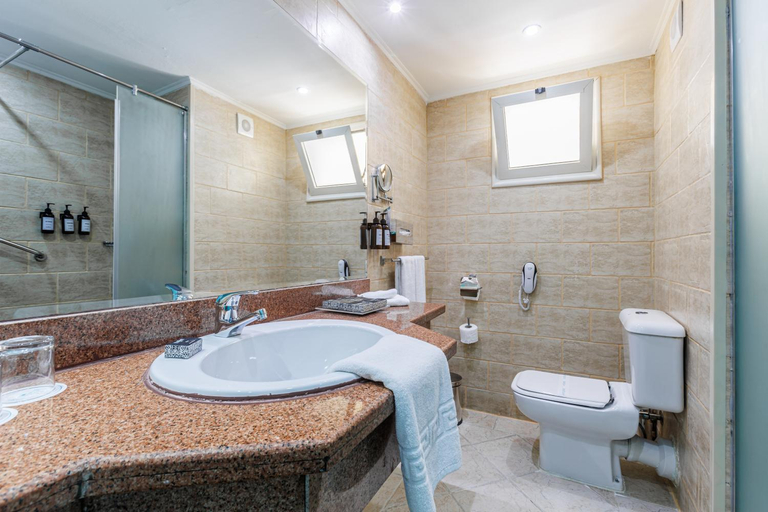 Bathroom 5, Sunrise Royal Makadi Resort, Safaja