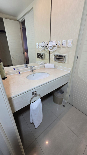 Bathroom 5, Novotel Puerto Montt, Llanquihue