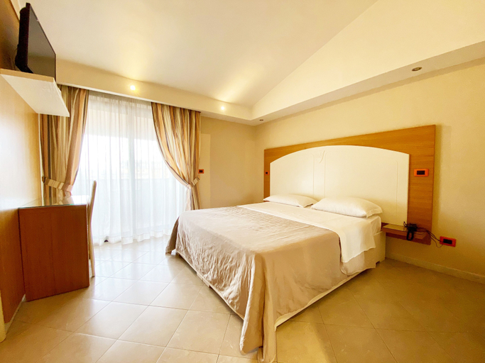Bedroom 4, HOTEL BRIGANTI, Napoli
