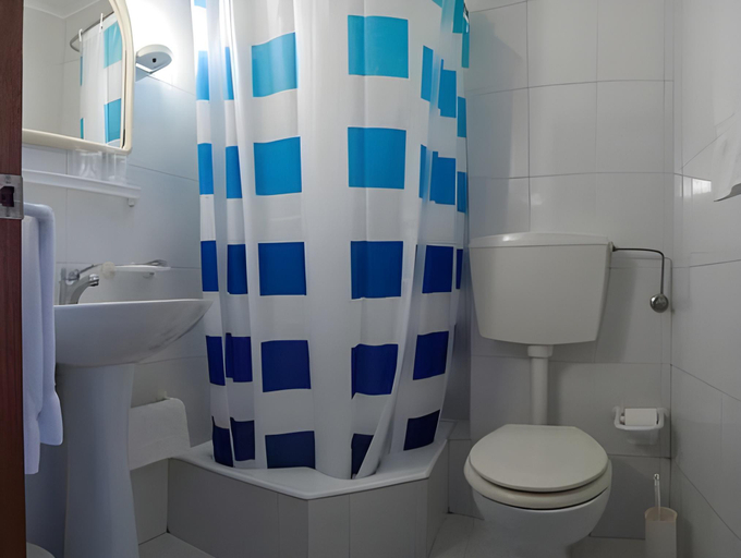 Bathroom 2, Hotel Leiriense, Leiria