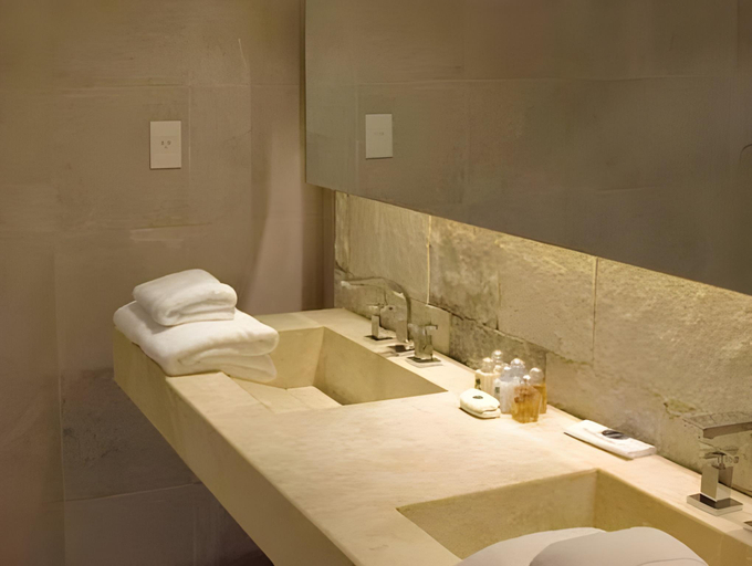 Bathroom 4, Hotel Patagonia, Güer Aike