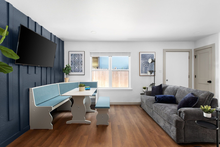Others 4, Posh & Serene 2BR w Private Patio, Travis