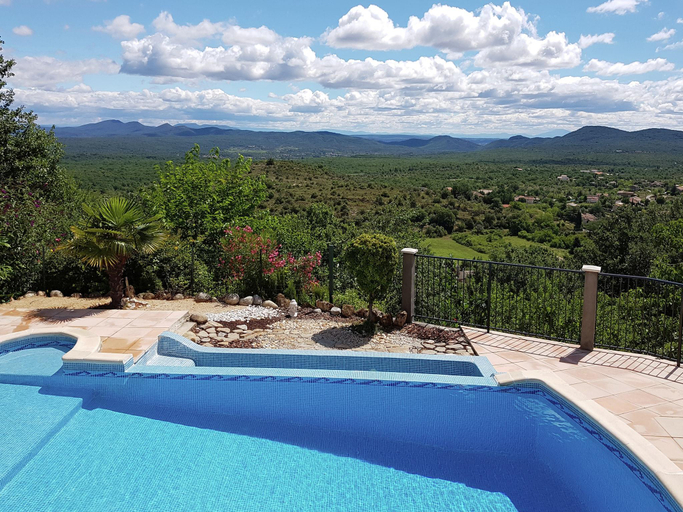 Others 3, Courry Views Pool Nature, Gard