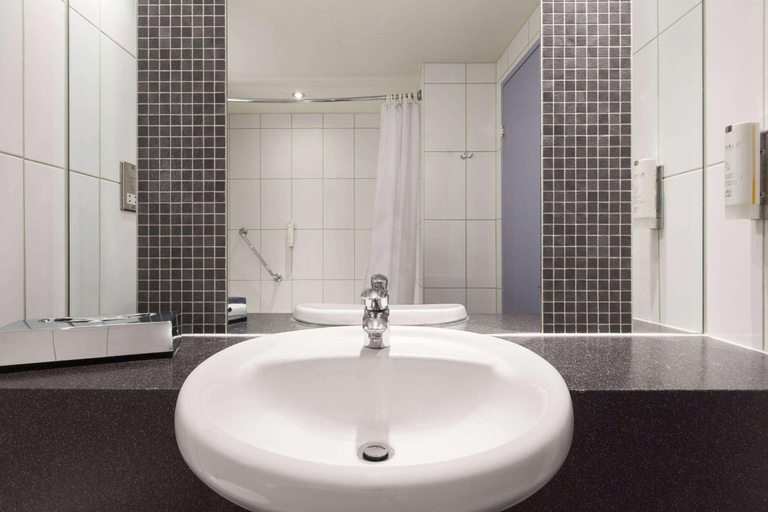 Bathroom 4, Ramada London North M1, London