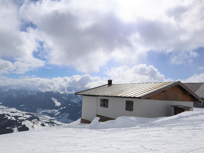 Exterior & Views 1, Cabin in Brixental by Ski Lift Access, Zell am See