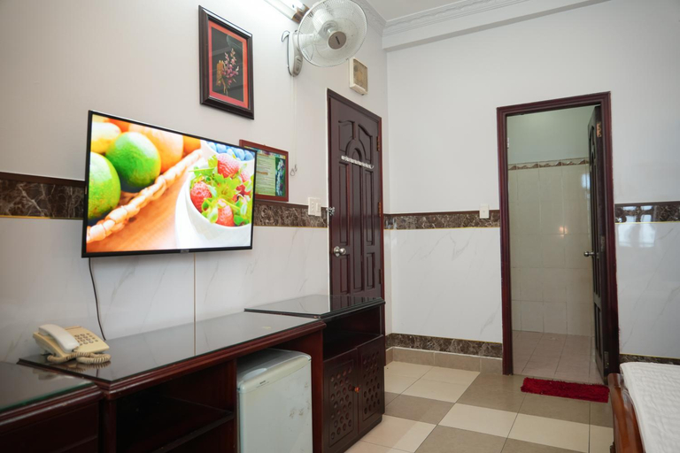 Bathroom, Khach San Kim Long, District 10
