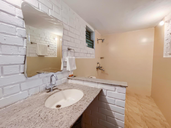 Bathroom 3, Olive Farm @ Embassy International Riding School, Bangalore