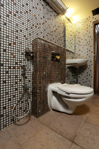 Bathroom 4, Moriz-inz, Mysore