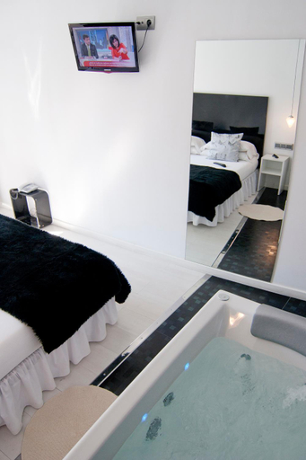 Sport & Beauty 4, Hostal Santo Domingo, Madrid