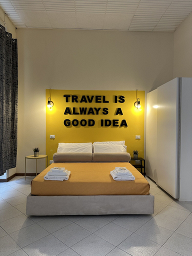 Others 5, Station Apartment West, La Spezia