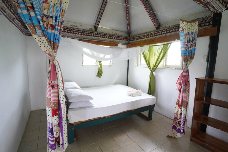 Bedroom 3, Natalei Eco Lodge