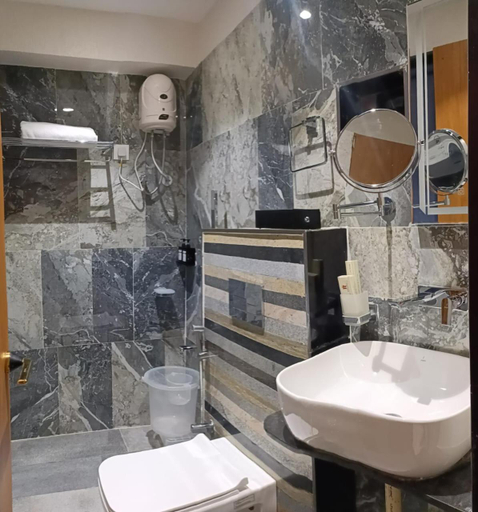 Bathroom 3, HOTEL RANJEET, Akola