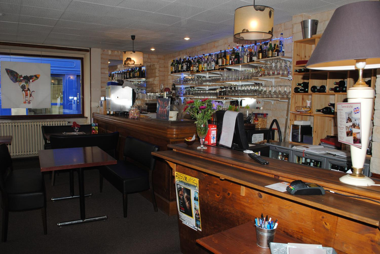 Food & Drinks 5, Taverne de la paix, Orne