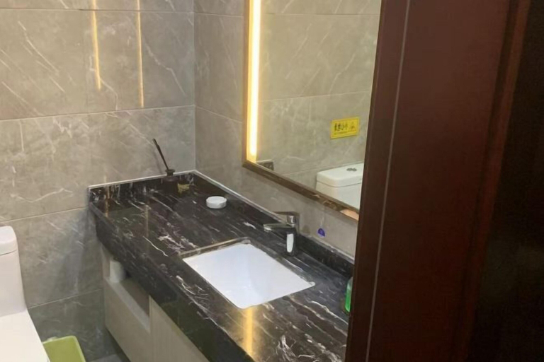 Bathroom 4, Wentinghu Hotel, Heze