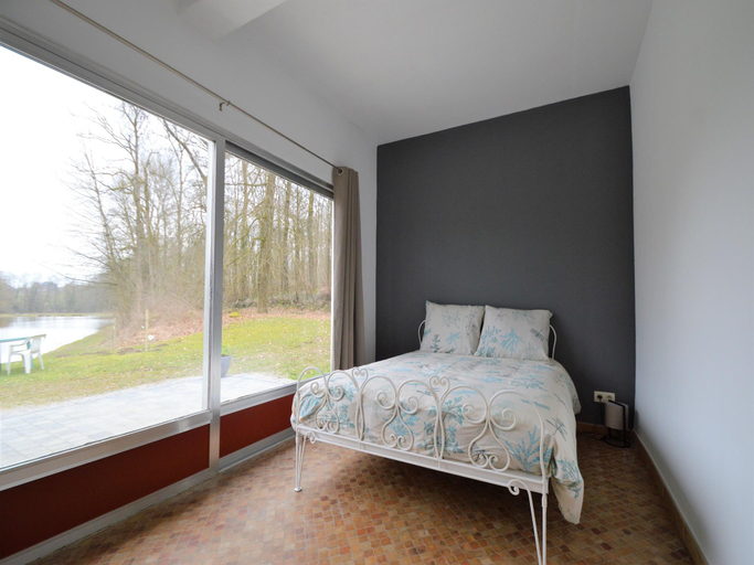 Bedroom 2, Nature Retreat by the Lakes, Namur