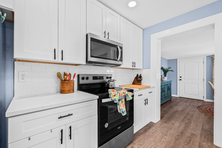 Room 4, Coastal Sanctuary Near IMG and Beaches, Manatee