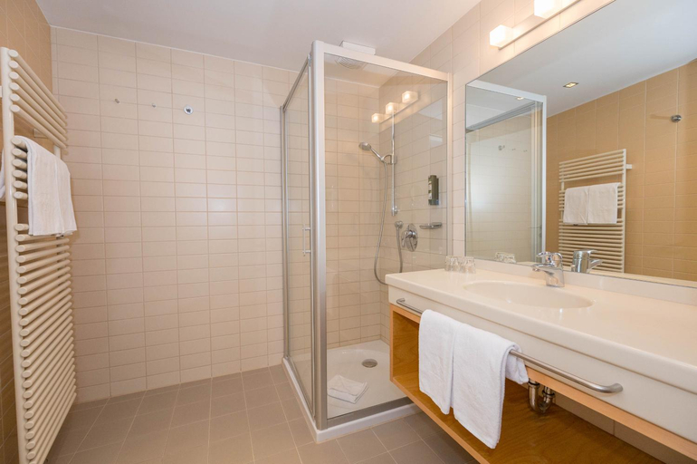 Bathroom 4, Allegria Resort Stegersbach, Güssing