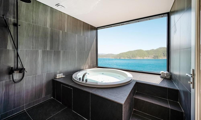 Bathroom 3, Be My Island Pool Villa, Namhae