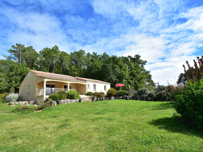Exterior & Views 1, Holiday home with private pool in Montclera, Lot