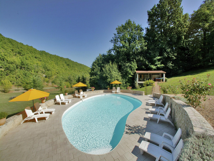 Sport & Beauty 5, Stylish stay on a private estate with sauna, heated pool and bubble bath, Lot