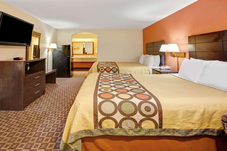 Bedroom 3, Super 8 by Wyndham Baytown/Mont Belvieu, Chambers