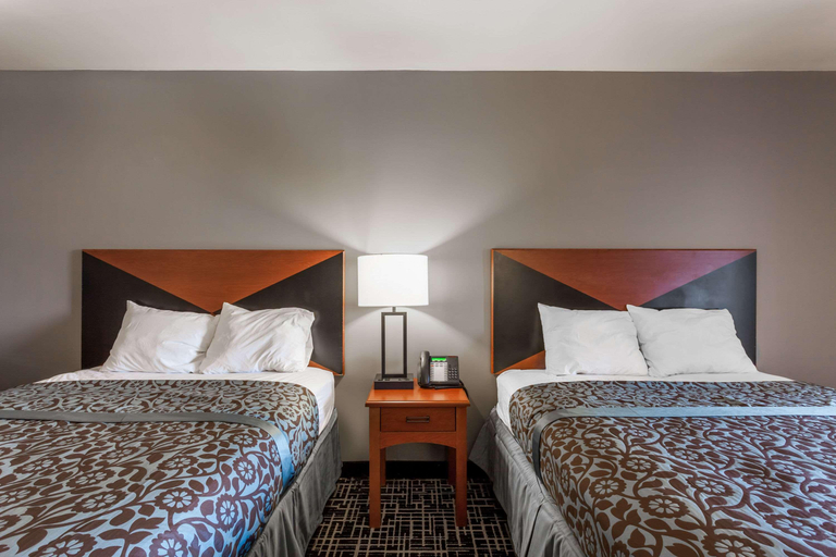 Bedroom 3, Days Inn&Suites By Wyndham Lancaster Amish Country, Lancaster