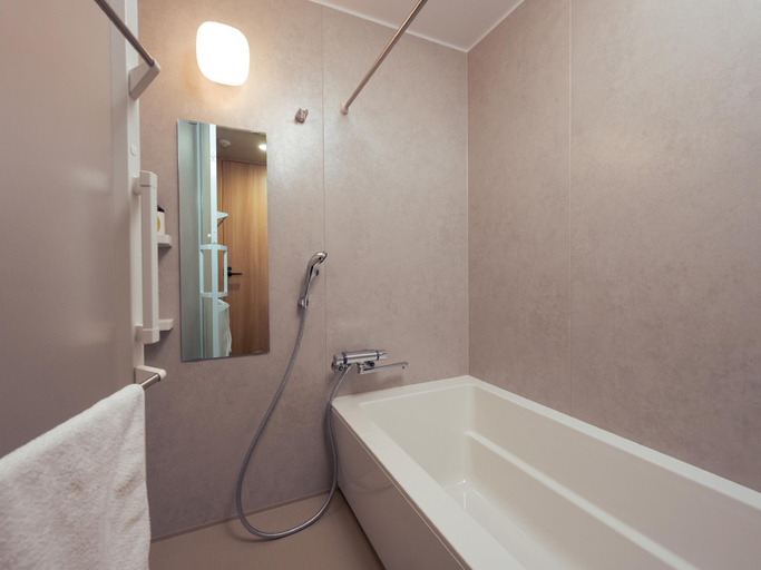 Bathroom 18
