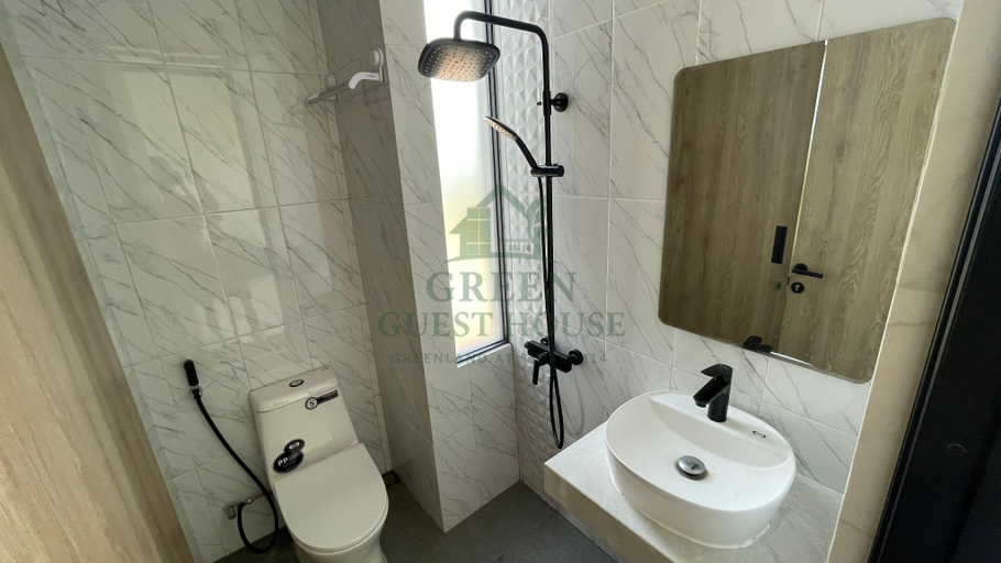 Bathroom 5, Green Guest House Malang, Malang