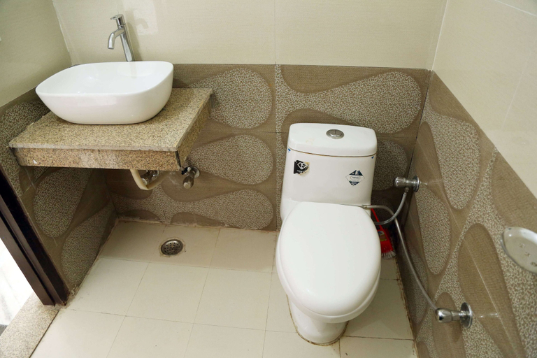 Bathroom 2, Shanti Residency, Delhi