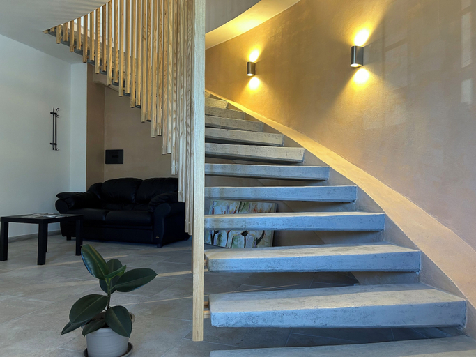 Others 5, B&B Siris, Potenza