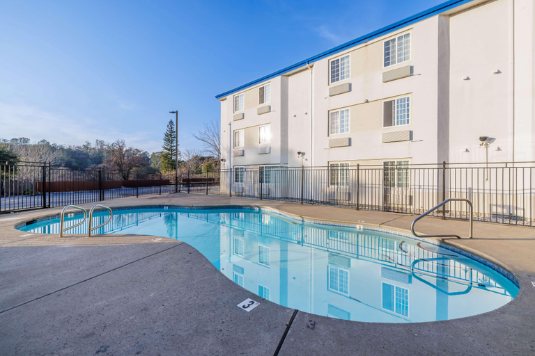 Sport & Beauty 2, Motel 6 Auburn, Placer