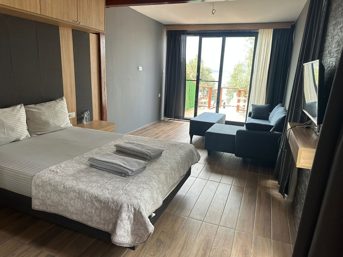 Bedroom 2, QCUNDA OTEL RESTORANT, Ayvalık