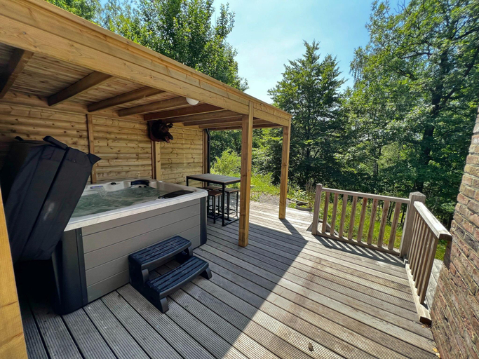 Others 5, Villa in Durbuy with Jacuzzi Golf Access, Luxembourg