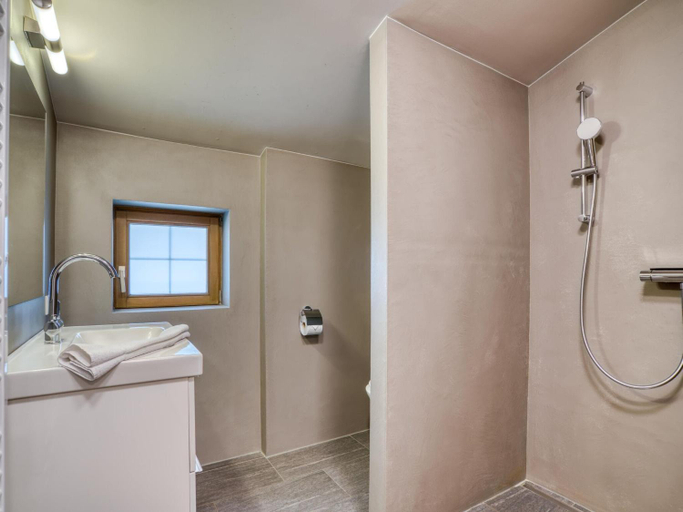 Bathroom 4, Chalet in Neukirchen with Mountain Views, Zell am See