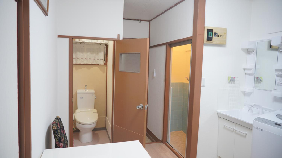 Bathroom 1, Uhome Tsubame Apartment, Kita