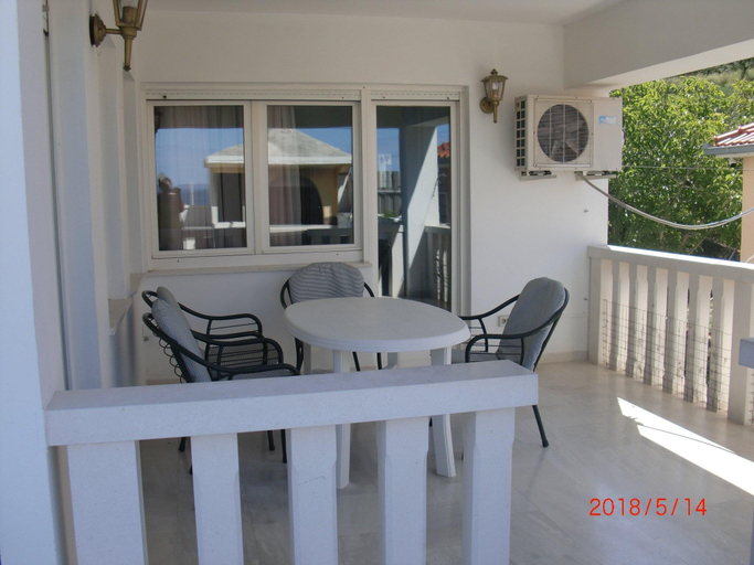 Others 5, bedroom apartment with terrace, Dugi Rat