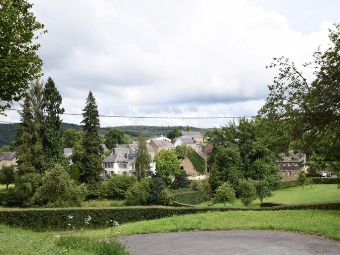 Others 4, Superb villa with a large garden, Luxembourg