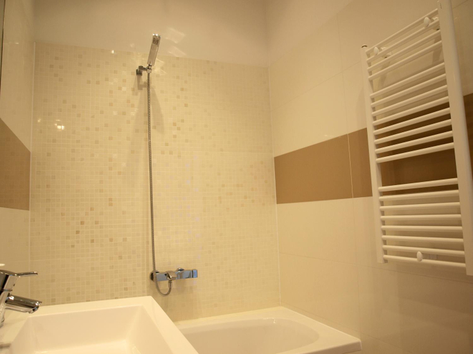 Bathroom 4, MirÓ Studio Apartments, Dubrovnik
