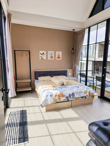 Others 3, Quattrick Villa with Private Pool and near Batu Night Spectacular, Malang