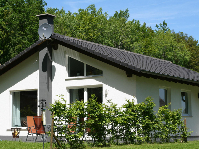 Others 2, Bungalow in Eifel near Mountain Trails, Vulkaneifel