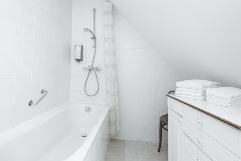 Bathroom 5, Hotel Pantheon Palace by WP Hotels, West-Vlaanderen