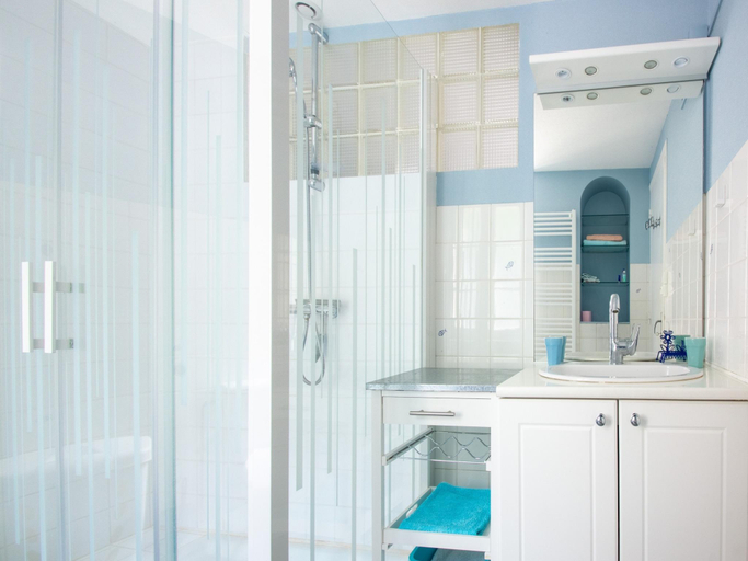Bathroom 3, Holiday Home in Herisson near Lake, Allier