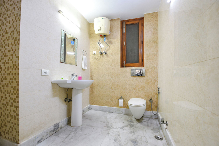 Bathroom 4, FabHotel The Lalit Vibes - Nr. DLF Phase 2 & MG Road Metro, Gurgaon