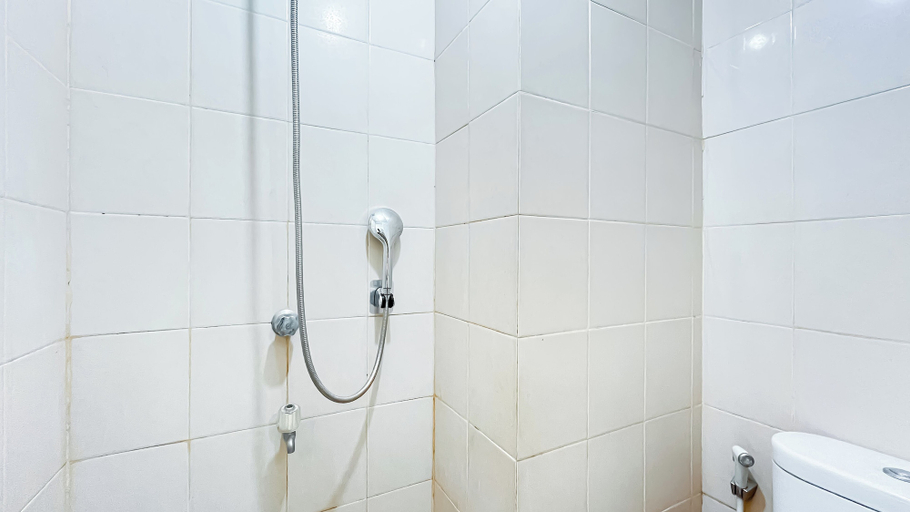 Bathroom 3, Nice And Cozy Studio Room Apartment Serpong Greenview, Tangerang Selatan