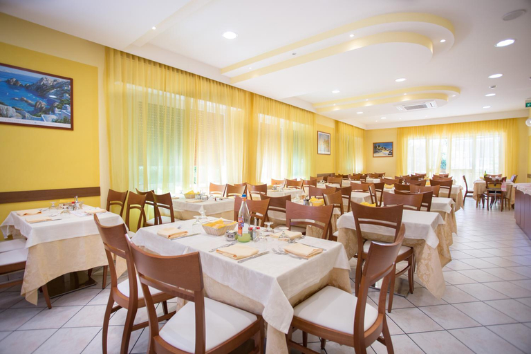 Food & Drinks 5, Hotel De La Ville, Rimini