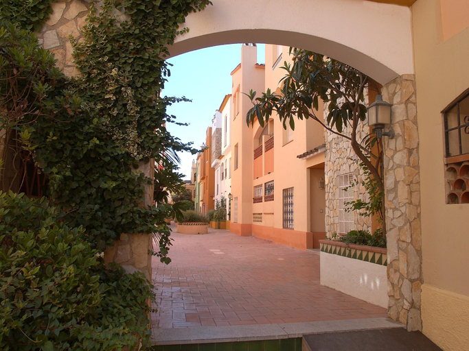Exterior & Views 1, Apartment in Empuriabrava by the Beach, Girona