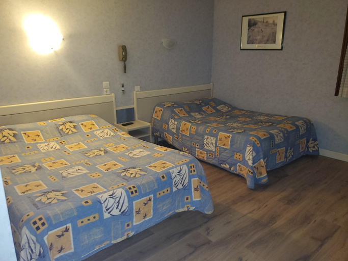 Bedroom 3, Hotel des Voyageurs, Aveyron